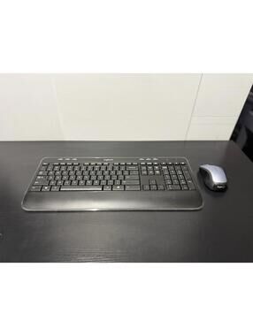 Logitech Wireless Combo Mk520 With Keyboard and Laser Mouse